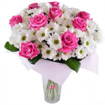 Bouquet of roses and chrysanthemums